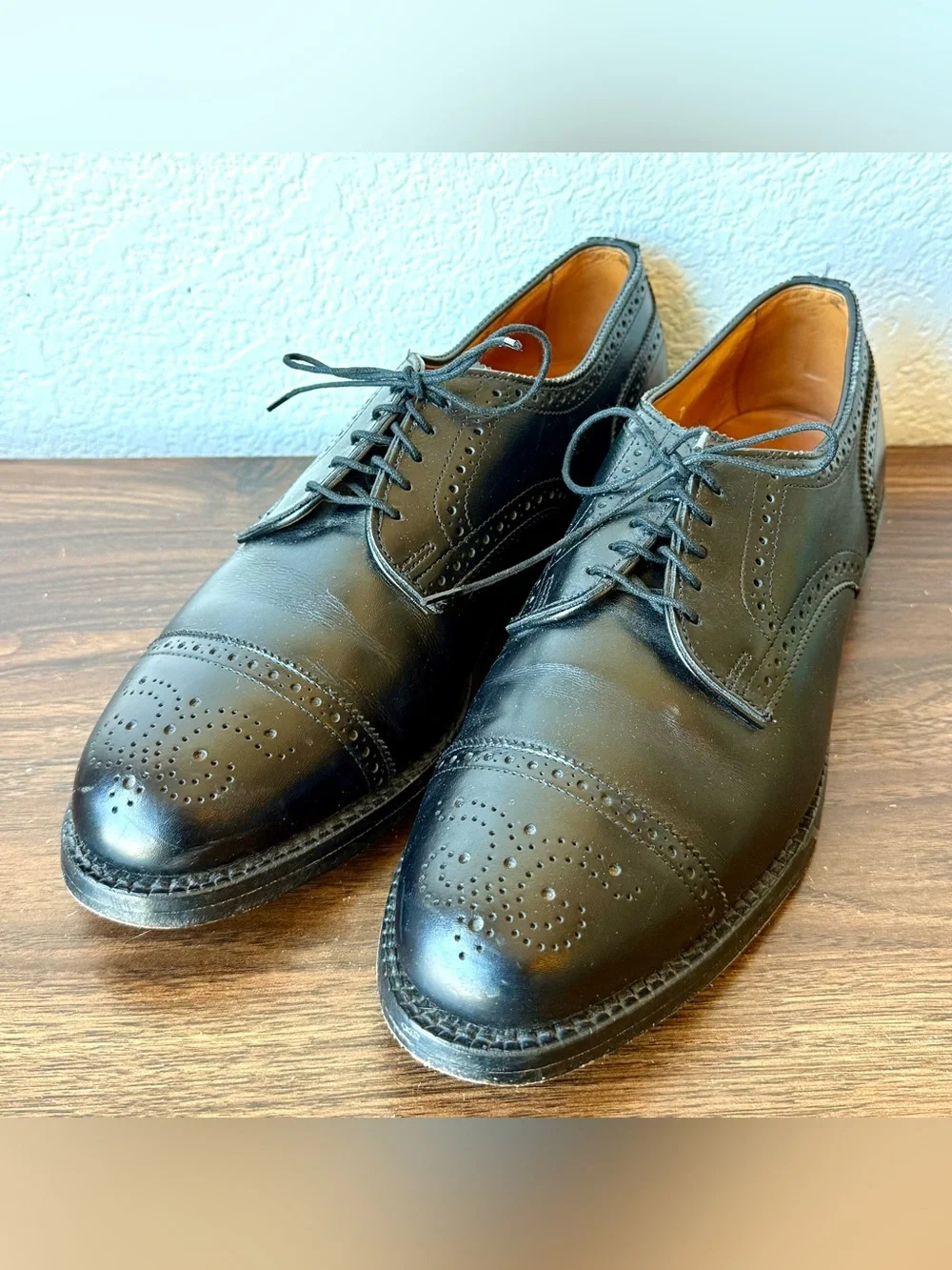 Allen Edmonds Black Leather Cap-Toe Brogues Black Size 10D